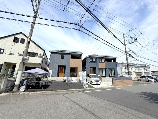 八王子市小宮町　新築戸建の前面道路含む現地写真