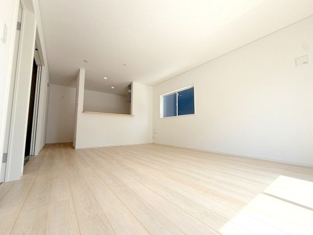 八王子市小宮町　新築戸建の居間・リビング