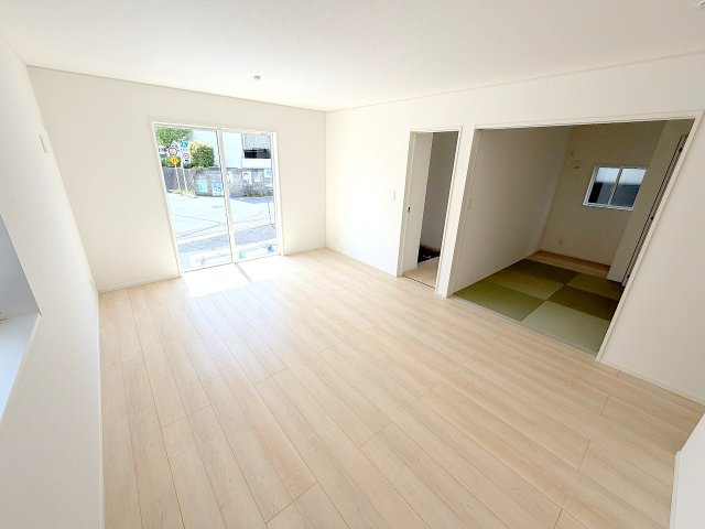 八王子市小宮町　新築戸建の居間・リビング
