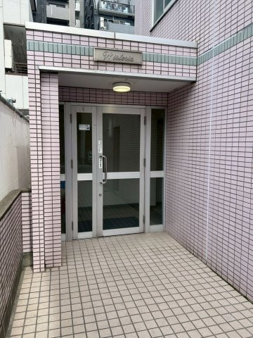 ウイステリアのエントランス
