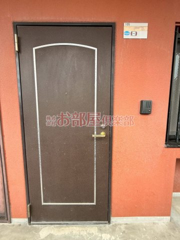 アメニティハイツ杏栄館の玄関|明るい玄関です