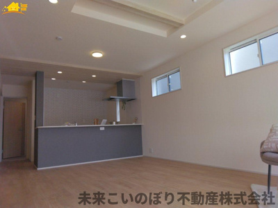 【居間・リビング】 | Blooming Garden加須市花崎4丁目2号棟 | 一日の中で多くの時間を過すことになるリビングダイニングだからこそ、いつも穏やかな空間であることが必然。爽やかな通風と採光を存分に感じる事が出来る空間です。