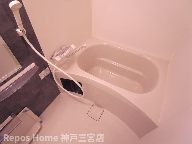 セレニテ神戸元町クレアの浴室
