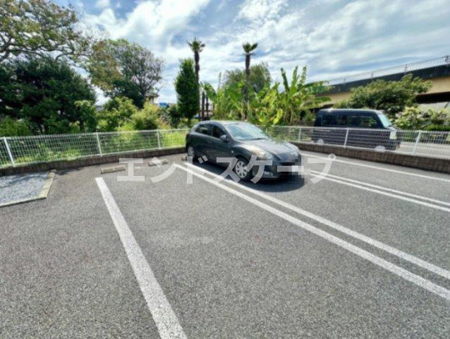 フェリーチェⅡの駐車場|高崎、前橋のお部屋探しはエンドスケープまで！お客様の理想お聞かせ下さい♪