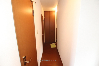 【エントランス】 | ウイルネストB棟 | 毎日通るエントランスはこのようになっています
ウイルネストB棟　101号室　平成26年12月22日撮影