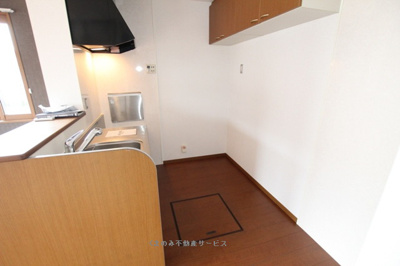 【キッチン】 | ウイルネストB棟 | 使いやすいキッチンです
ウイルネストB棟　101号室　平成26年12月22日撮影