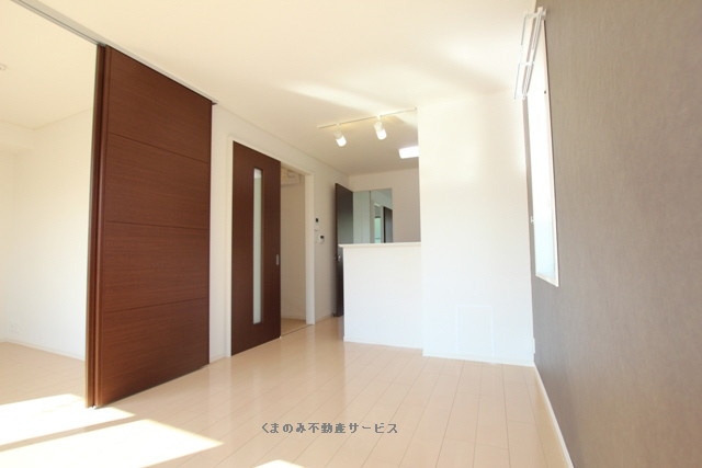 【居間・リビング】 | ストーク日高A棟 | ゆったり過ごせる居間です
ストーク日高A棟201号室　2014年10月3日