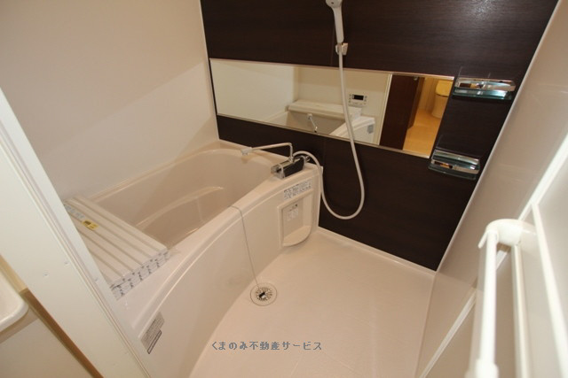 【浴室】 | ストーク日高A棟 | コンパクトで使いやすいお風呂です
ストーク日高A棟201号室　2014年10月3日