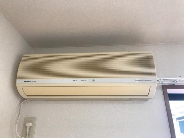 ロイヤルパインズＡ棟の設備|エアコン