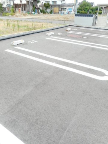 サウスパークＳ－Ａの駐車場