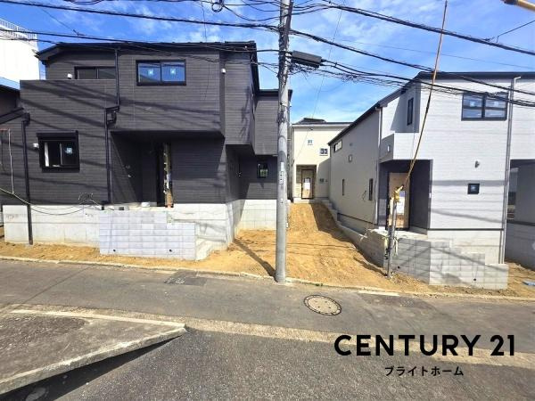 横浜市南区庚台の新築一戸建の前面道路含む現地写真|同仕様物件のご案内をさせて頂きます。
お車でご自宅まで送迎承ります。