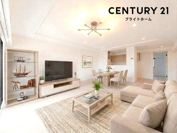 ワコーレロイヤルヒルズ横浜蒔田の居間・リビング|窓からは明るい光が差し込みます！
自然と家族が集まる空間です♪
※家具等はディスプレイであり、販売価格に家具は含まれておりません
