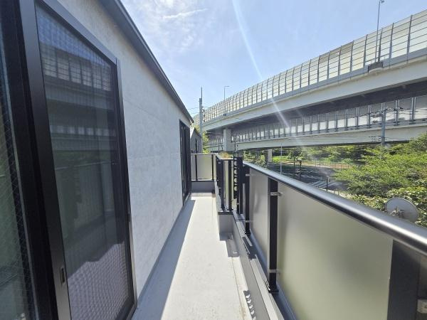 横浜市中区本牧間門の新築一戸建のバルコニー|陽当り良好のバルコニー！
風通しもよく気持ちいいです