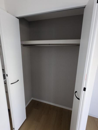 【収納】 | Apartment風音 | 洋室の収納