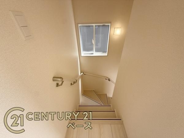 生駒市中菜畑２丁目 ５号棟 ／新築一戸建の内装|■こちらは2階階段部分です！