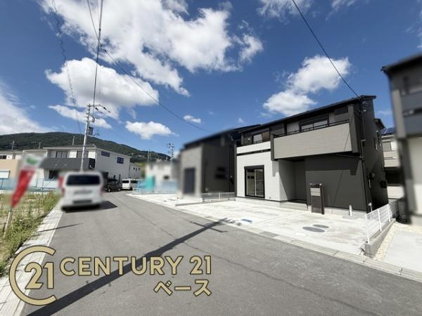 生駒市中菜畑２丁目 ５号棟 ／新築一戸建の前面道路含む現地写真|■現地撮影写真■前面道路は約６ｍと広々開放的・雰囲気の良い閑静な住宅地です！