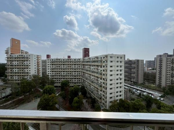 若葉台団地１・１１棟のその他|バルコニーからの眺望です！風通りが良くて近い距離に棟がないので視線など気にならないです！