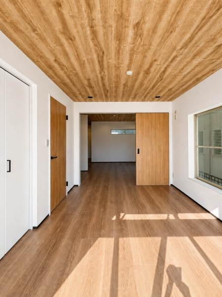 横浜市旭区笹野台４丁目の中古一戸建の洋室|１階洋室・リビングに続く明るい洋室です