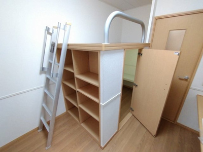 【内装】 | レオパレスシャルマン中野島 | 収納内照明付き