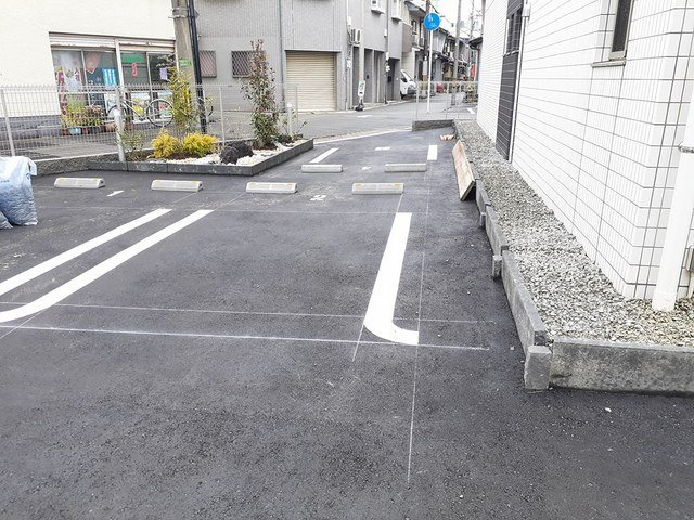 サニーレジデンス野田　Ⅱの駐車場