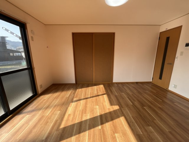 ヴェルドミールＫの居間・リビング