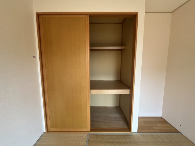 ヴェルドミールＫの収納