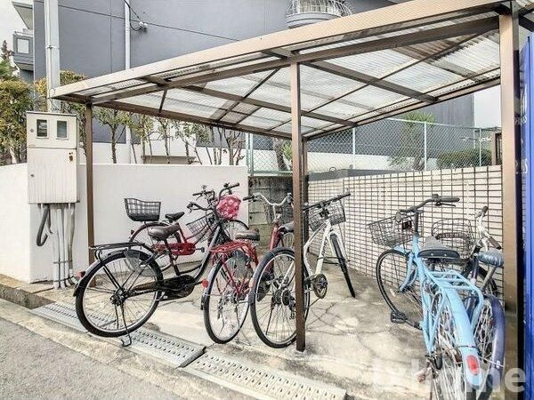青葉丘コーポの駐車場|駐車場があります