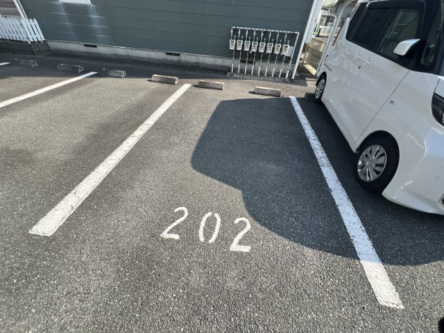 ル・クプル　フェリーチェの駐車場