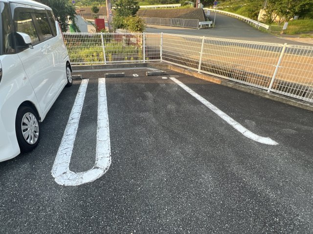 プロムナード大野の駐車場