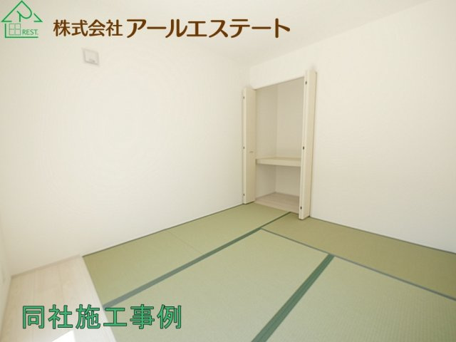 加古川市平岡町土山1期　JR「土山駅」徒歩16分の和室