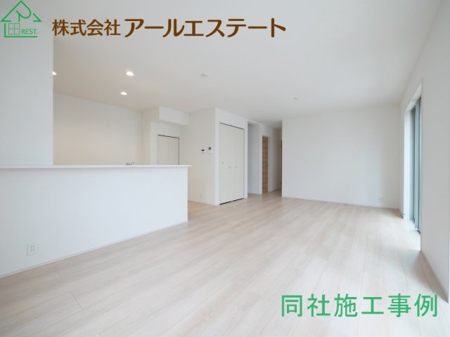 加古川市平岡町土山1期　JR「土山駅」徒歩16分の居間・リビング