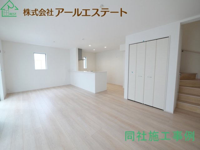 加古川市平岡町土山1期　JR「土山駅」徒歩16分の居間・リビング