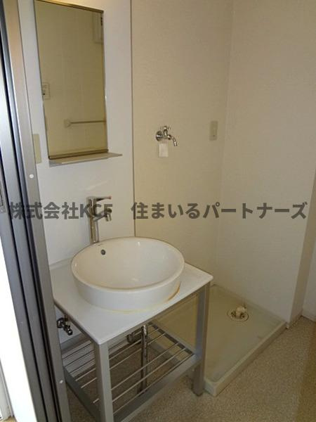 ロイヤル・レセンテ B棟の洗面所|忙しい朝には欠かせない洗面所です