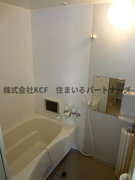 ロイヤル・レセンテ B棟の浴室|日々の暮らしに欠かせないお風呂です