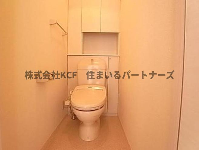 ロイヤル・レセンテ B棟のトイレ|落ち着いたトイレです