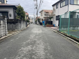 【前面道路含む現地写真】