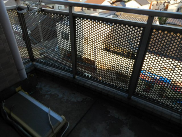 ハッピーコート栄町のバルコニー