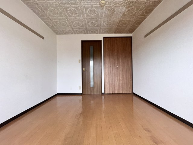 フローレンス秋川の洋室