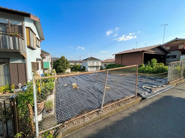 雨間土地　約129坪　閑静な住宅街の前面道路含む現地写真