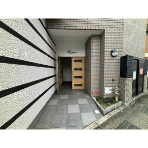 アブレスト野間のエントランス