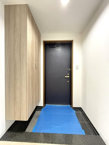 パールコート山鼻中央WESTの玄関