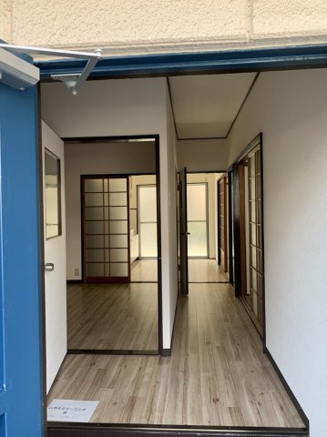 寺本マンションの玄関