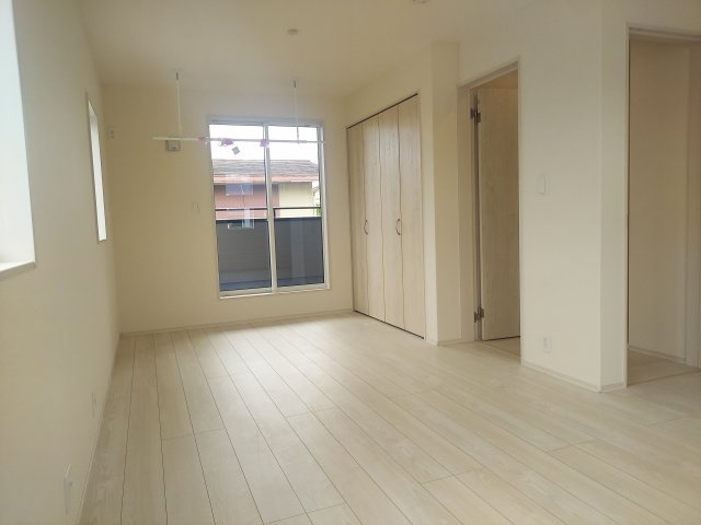 宝塚市山本台3丁目新築一戸建の洋室|2階洋室約11帖