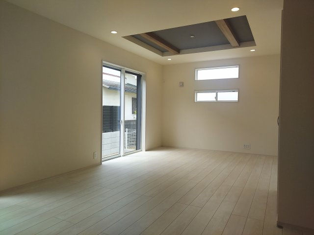 宝塚市山本台3丁目新築一戸建の居間・リビング