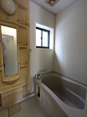 住建ハイツの浴室