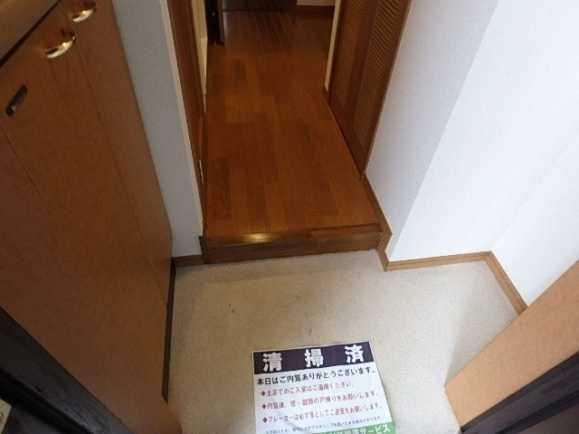 ドルチェ代々木の玄関|明るい玄関です