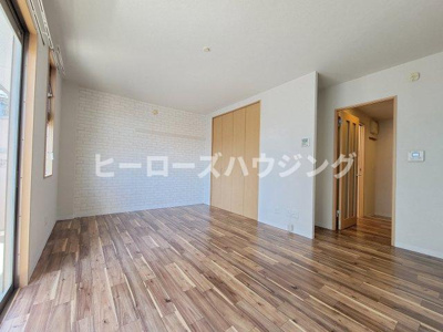 【居間・リビング】 | サンヒルズ岡町 | ※同タイプの写真となり、実際のお部屋とは異なる場合があります