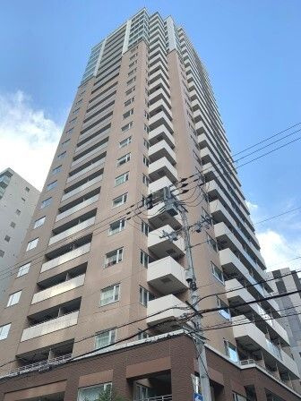 クロスレジデンス大阪新町の外観