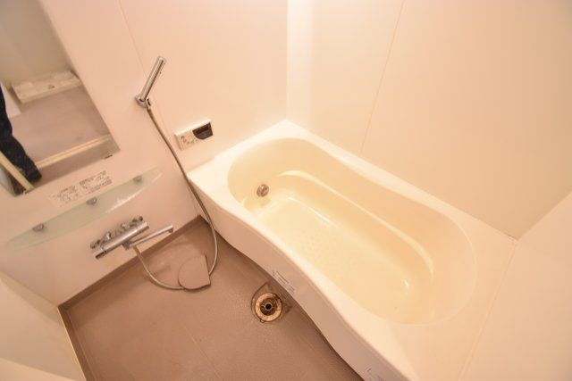 クロスレジデンス大阪新町の浴室