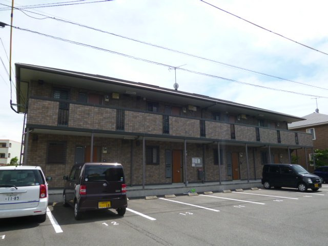 アンプルールA棟の駐車場